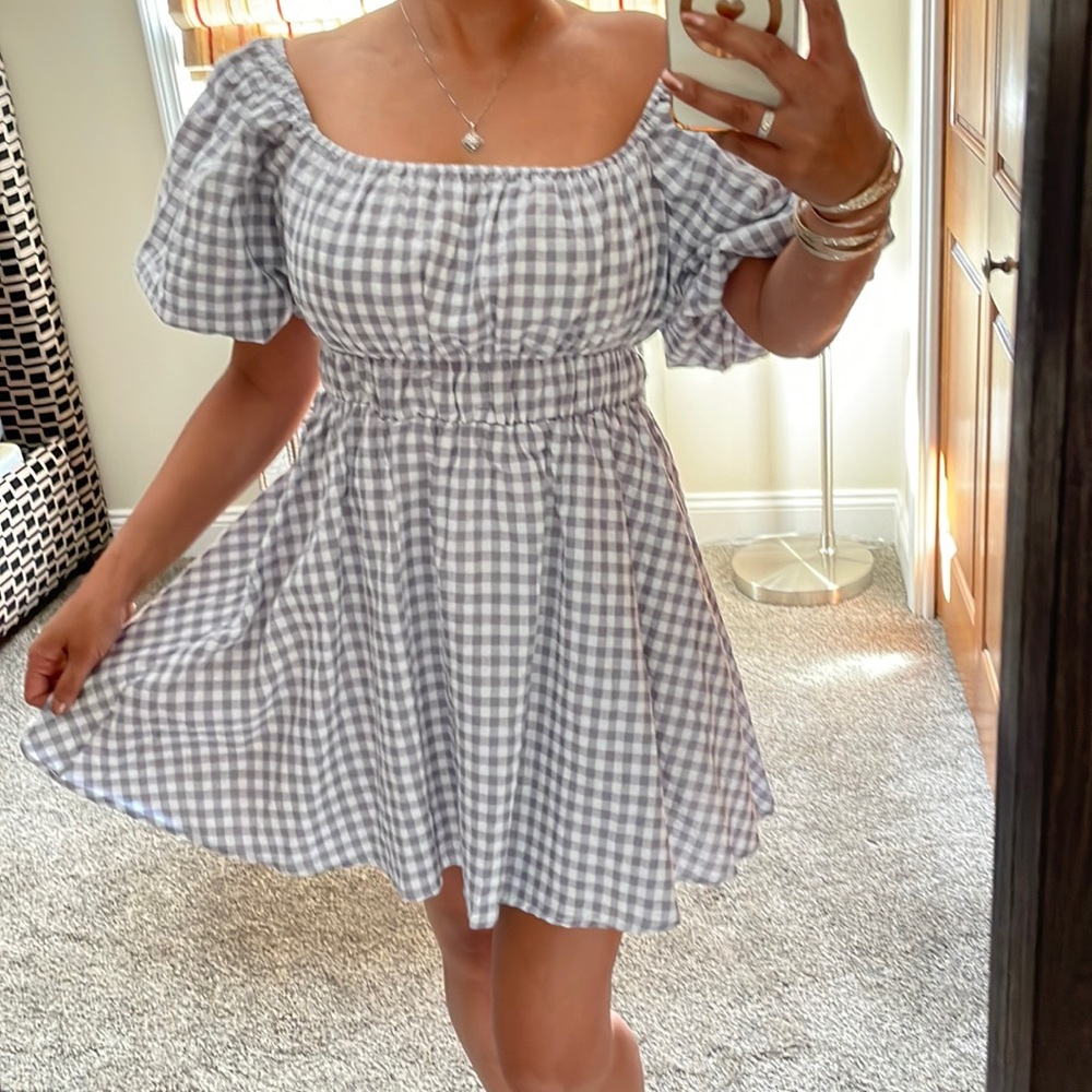Gray Gingham Off the shoulder dress 👗